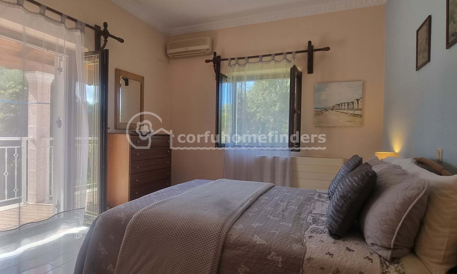 Listing photograph 14 of 25 of the house in Lefkimmi, published by Corfu Home Finders.