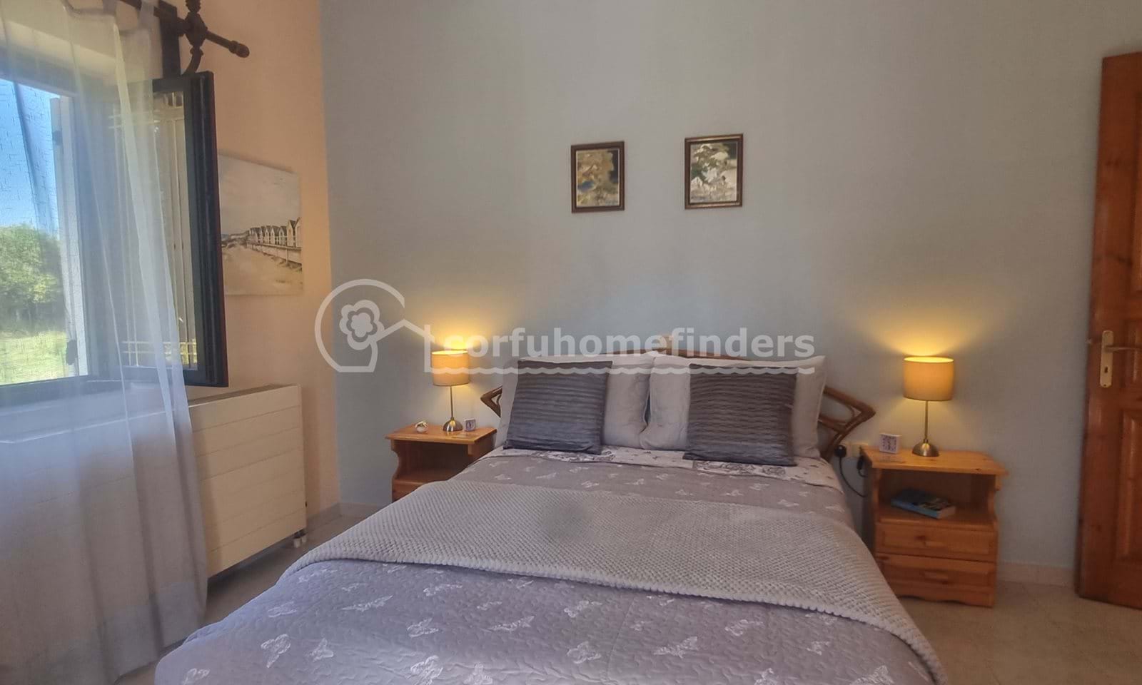 Listing photograph 15 of 25 of the house in Lefkimmi, published by Corfu Home Finders.