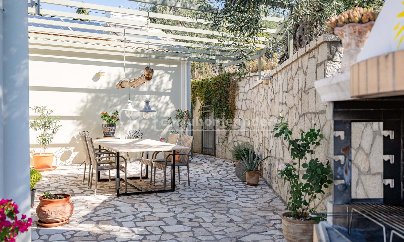 Listing photograph 22 of 23 of the house in Karousades, published by Corfu Home Finders.