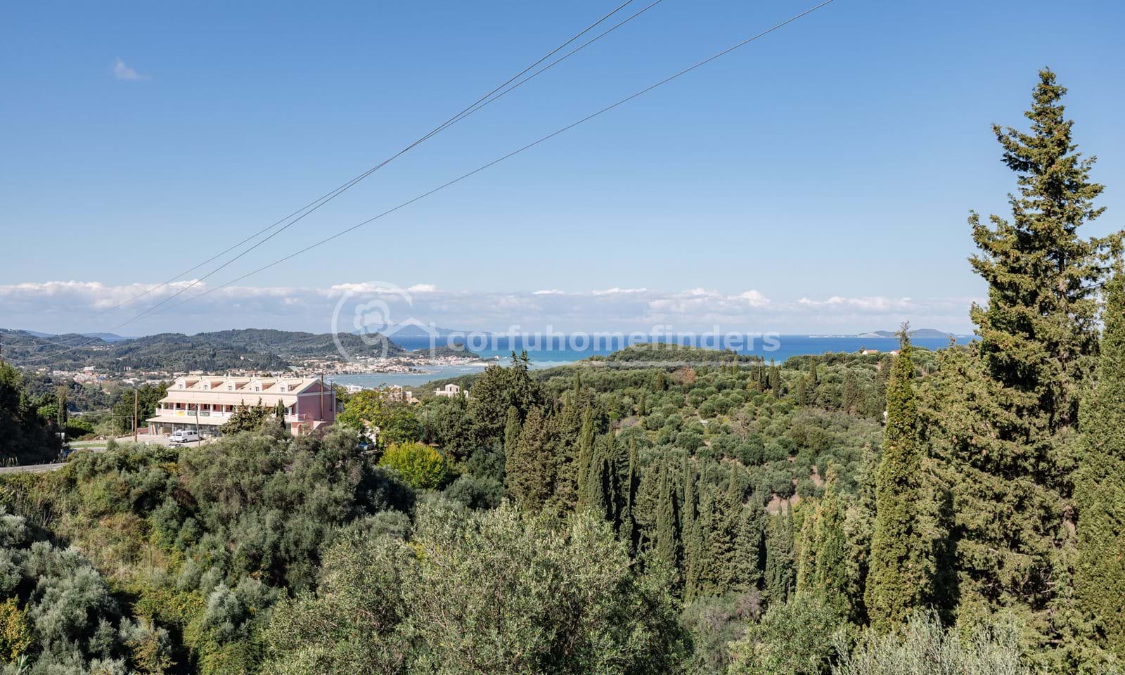 Listing photograph 12 of 23 of the house in Karousades, published by Corfu Home Finders.