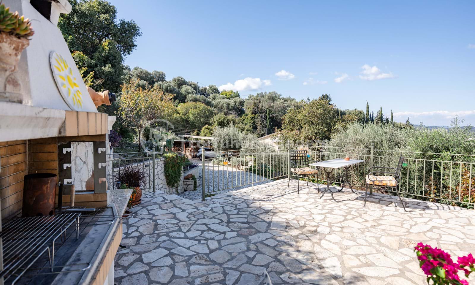 Listing photograph 5 of 23 of the house in Karousades, published by Corfu Home Finders.