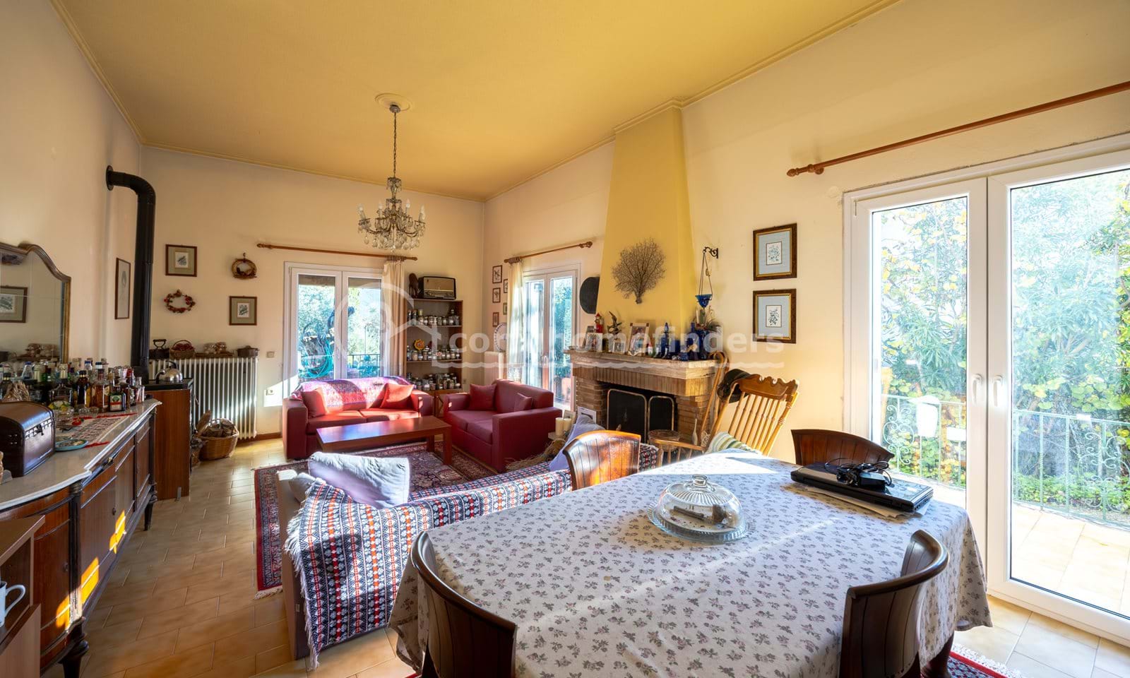Listing photograph 6 of 26 of the house in Kato Korakiana, published by Corfu Home Finders.