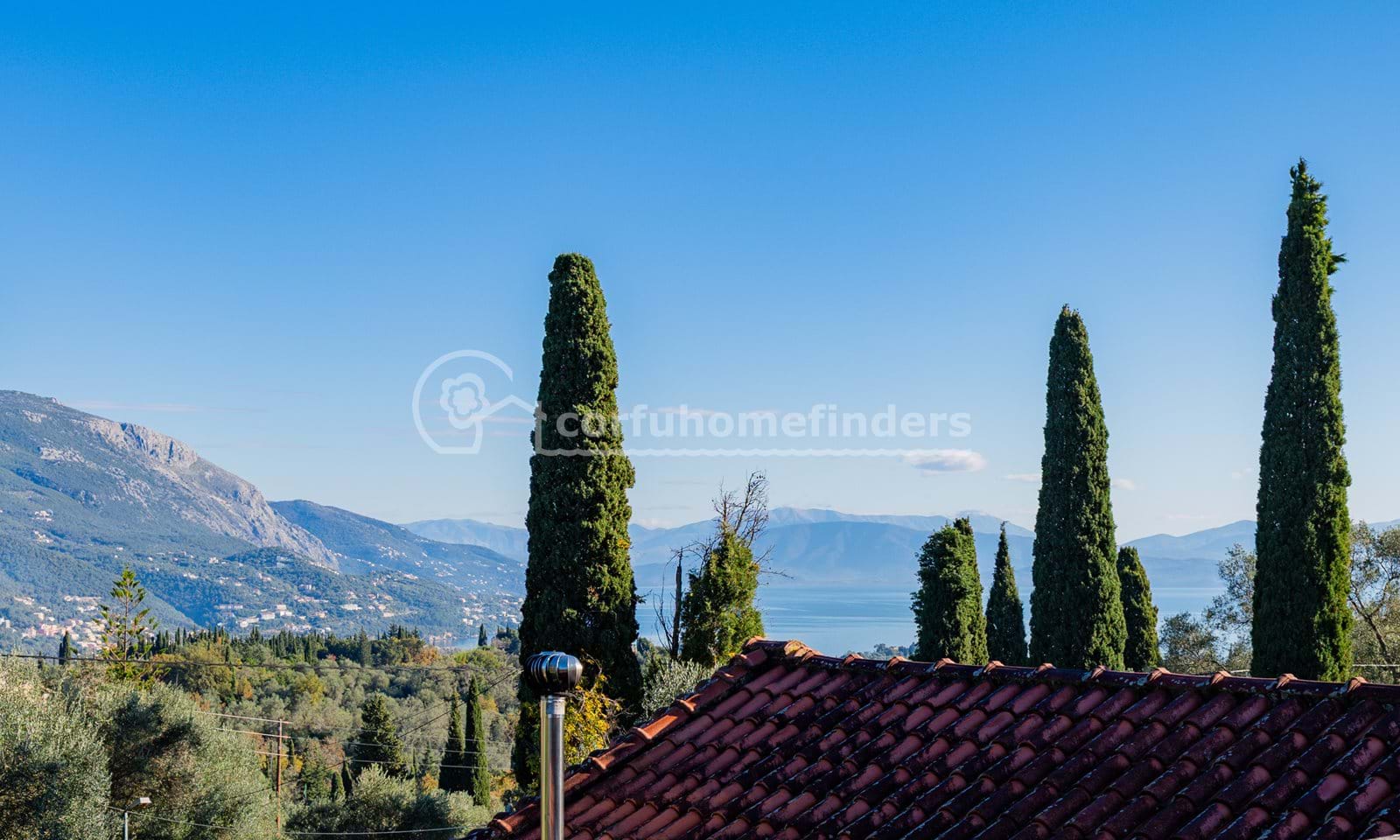 Listing photograph 23 of 26 of the house in Kato Korakiana, published by Corfu Home Finders.