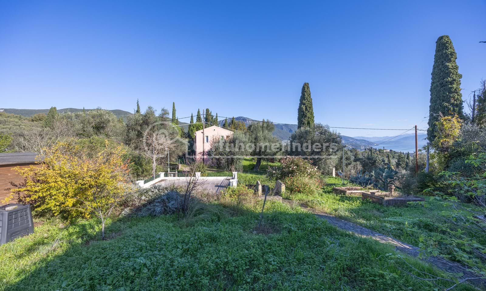 Listing photograph 3 of 26 of the house in Kato Korakiana, published by Corfu Home Finders.