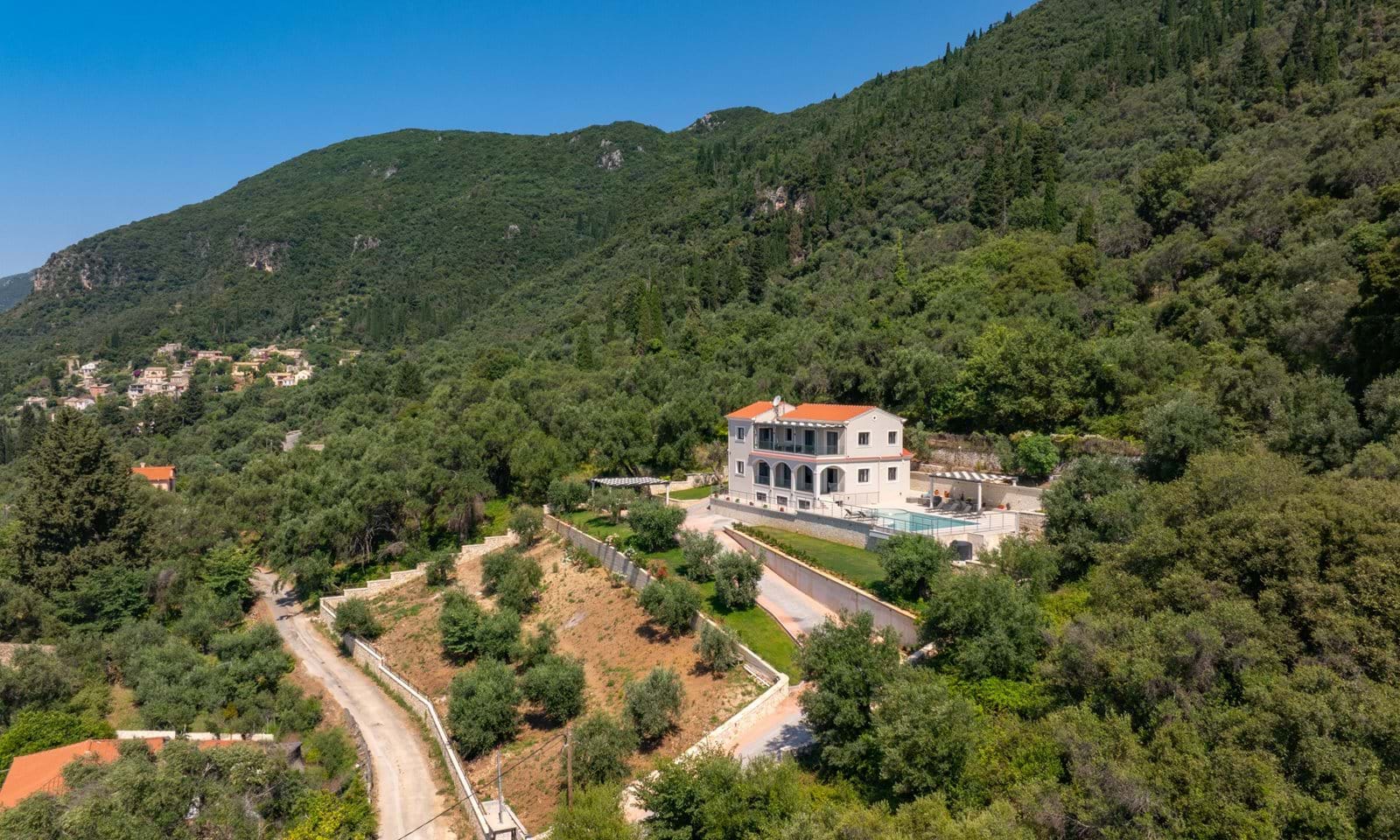 Listing photograph 34 of 35 of the house in Agios Markos, published by Corfu Home Finders.