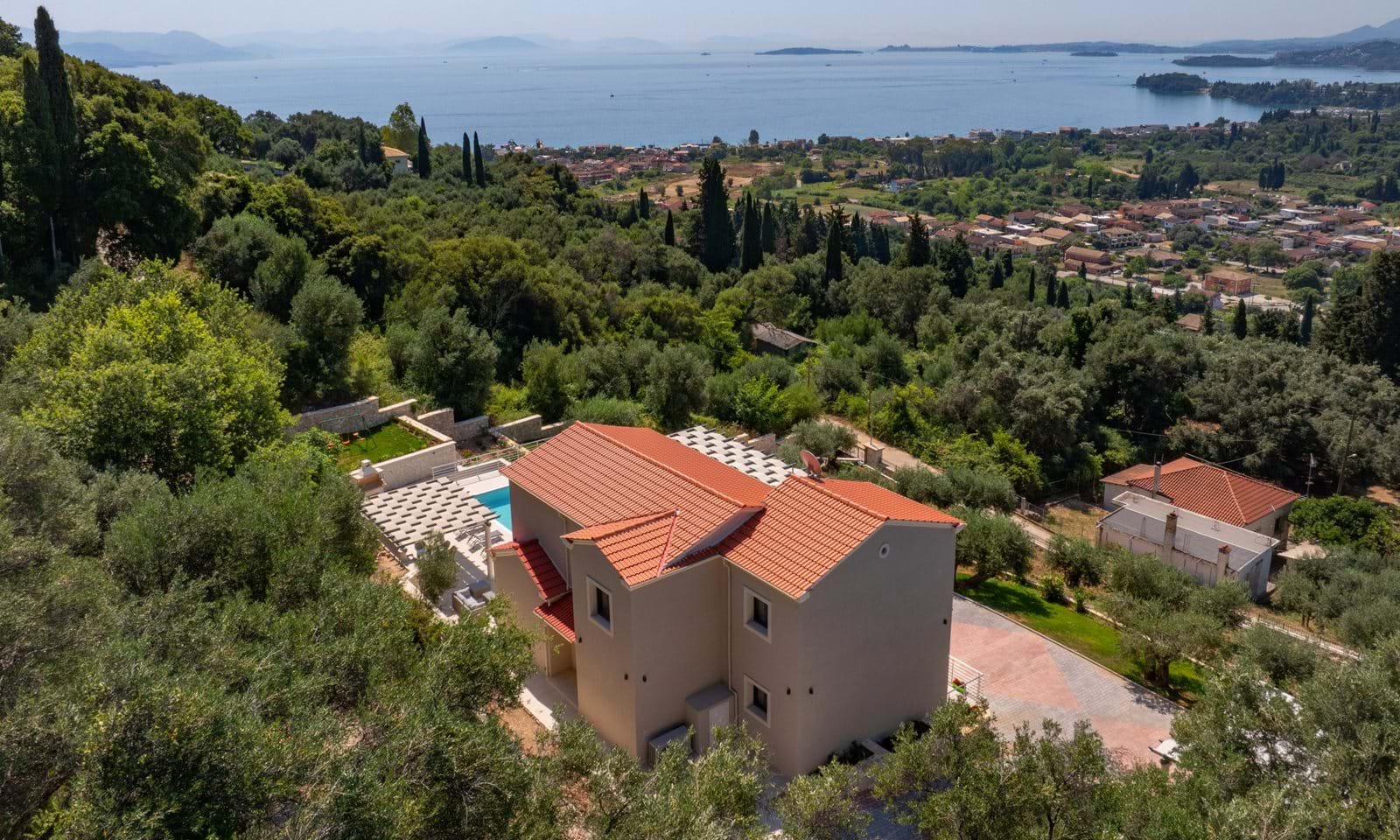 Listing photograph 33 of 35 of the house in Agios Markos, published by Corfu Home Finders.