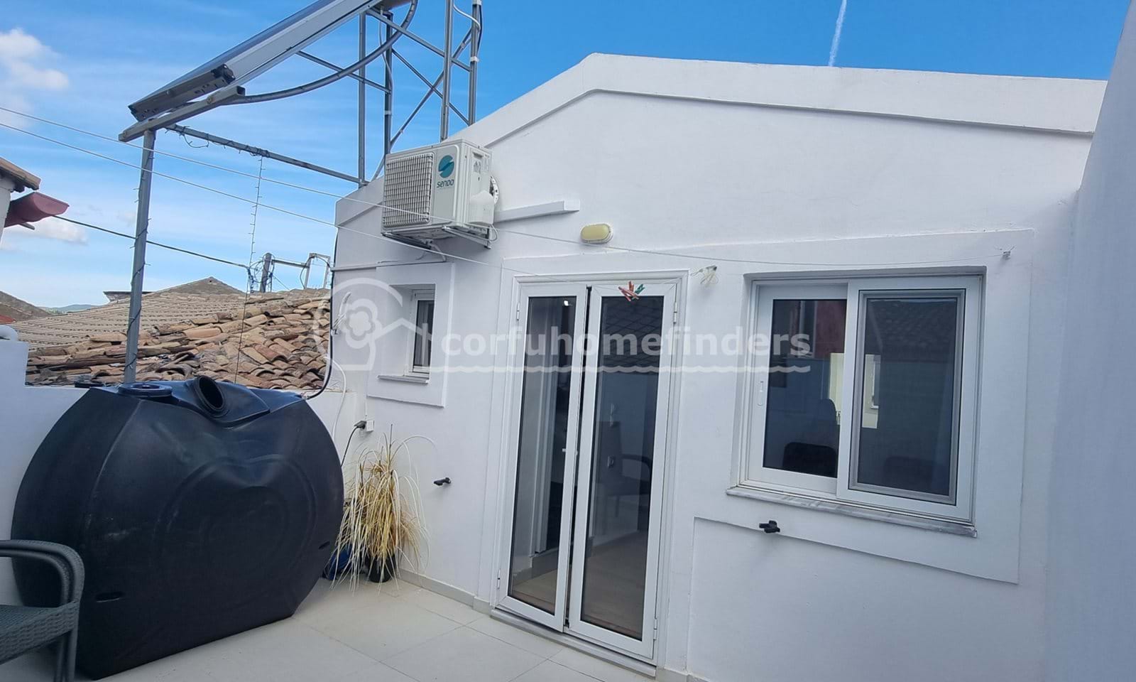 Listing photograph 16 of 17 of the house in Lefkimmi, published by Corfu Home Finders.
