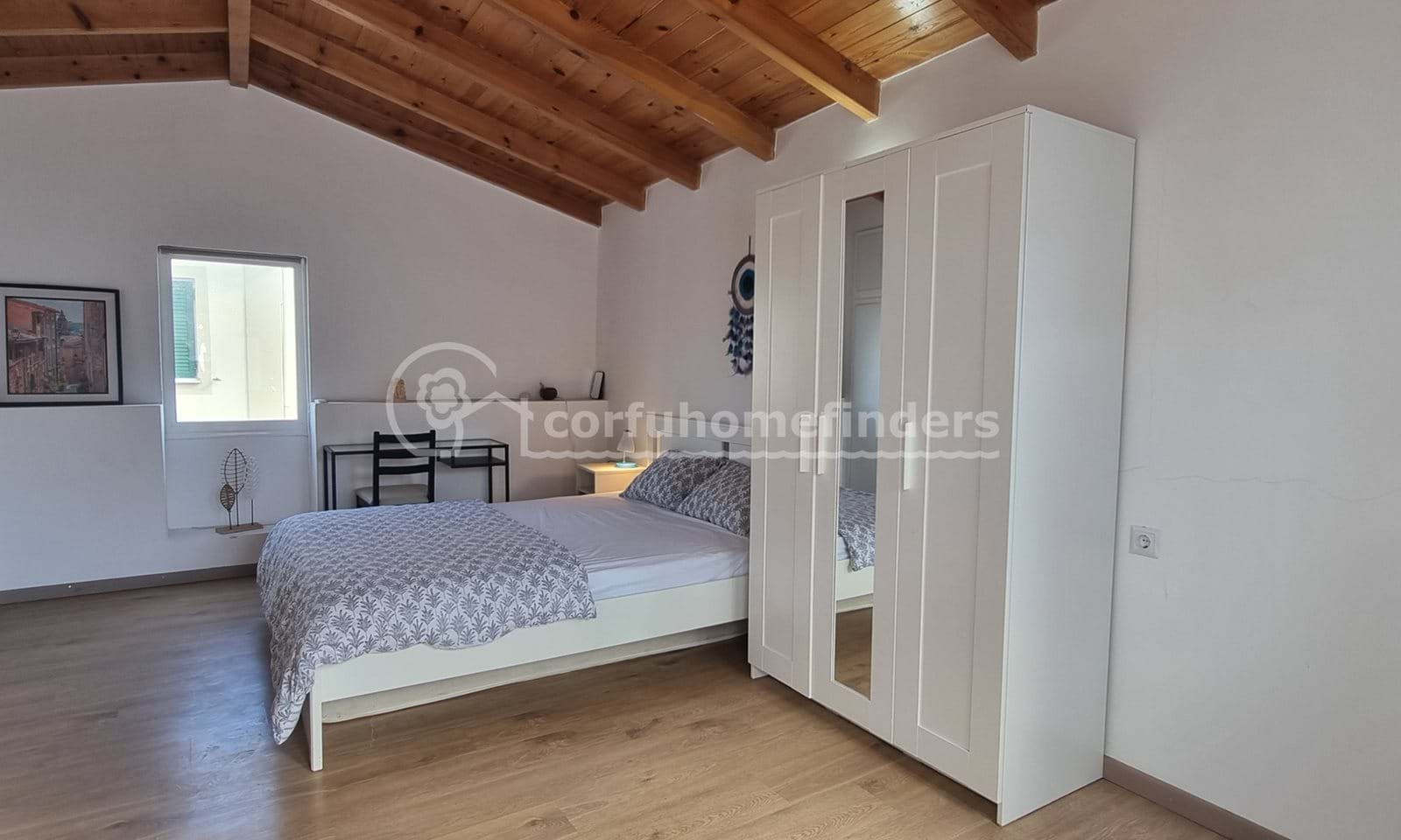 Listing photograph 12 of 17 of the house in Lefkimmi, published by Corfu Home Finders.