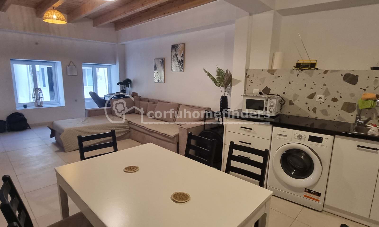 Listing photograph 3 of 17 of the house in Lefkimmi, published by Corfu Home Finders.