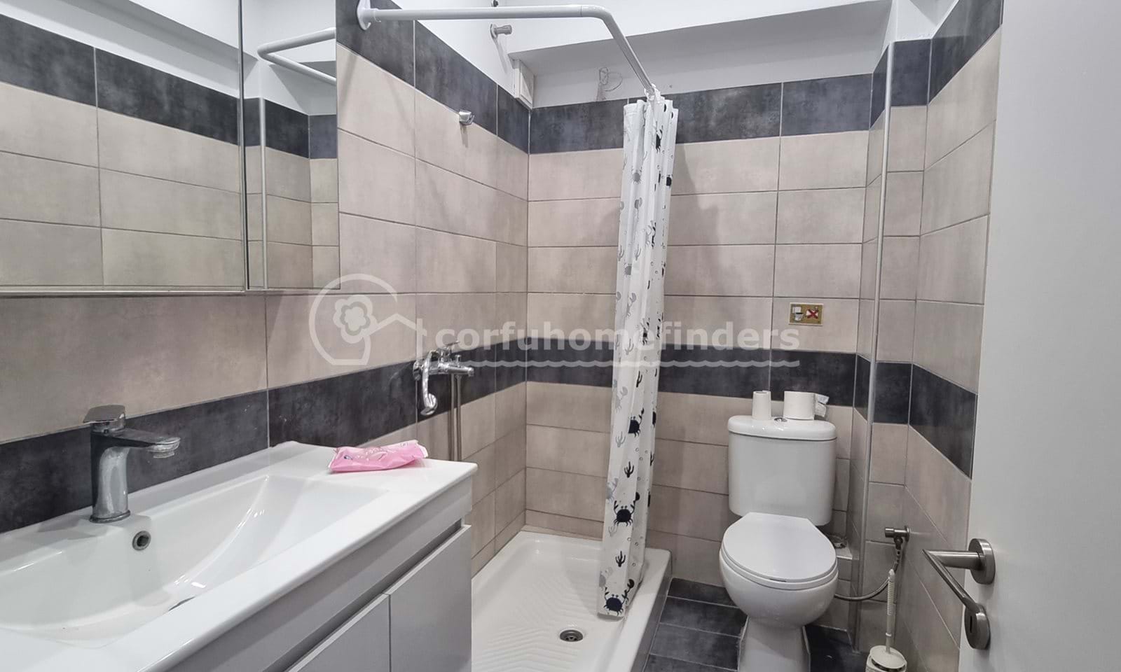 Listing photograph 9 of 17 of the house in Lefkimmi, published by Corfu Home Finders.