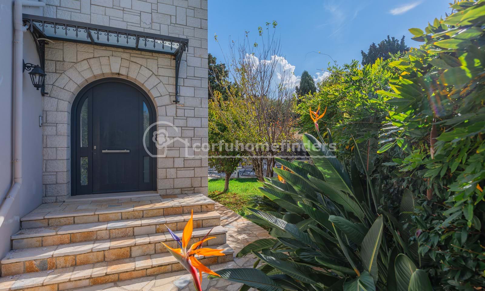 Listing photograph 2 of 18 of the house in Acharavi, published by Corfu Home Finders.