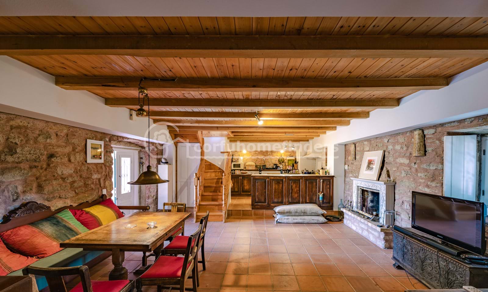 Listing photograph 9 of 25 of the house in Chorepiskopi, published by Corfu Home Finders.
