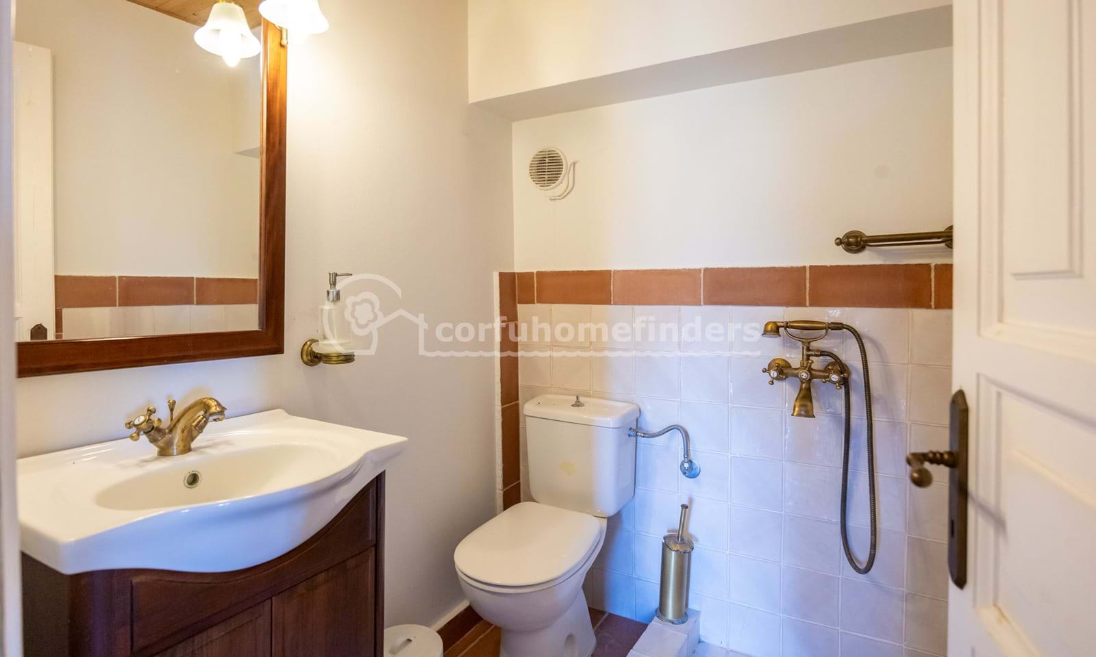 Listing photograph 13 of 25 of the house in Chorepiskopi, published by Corfu Home Finders.