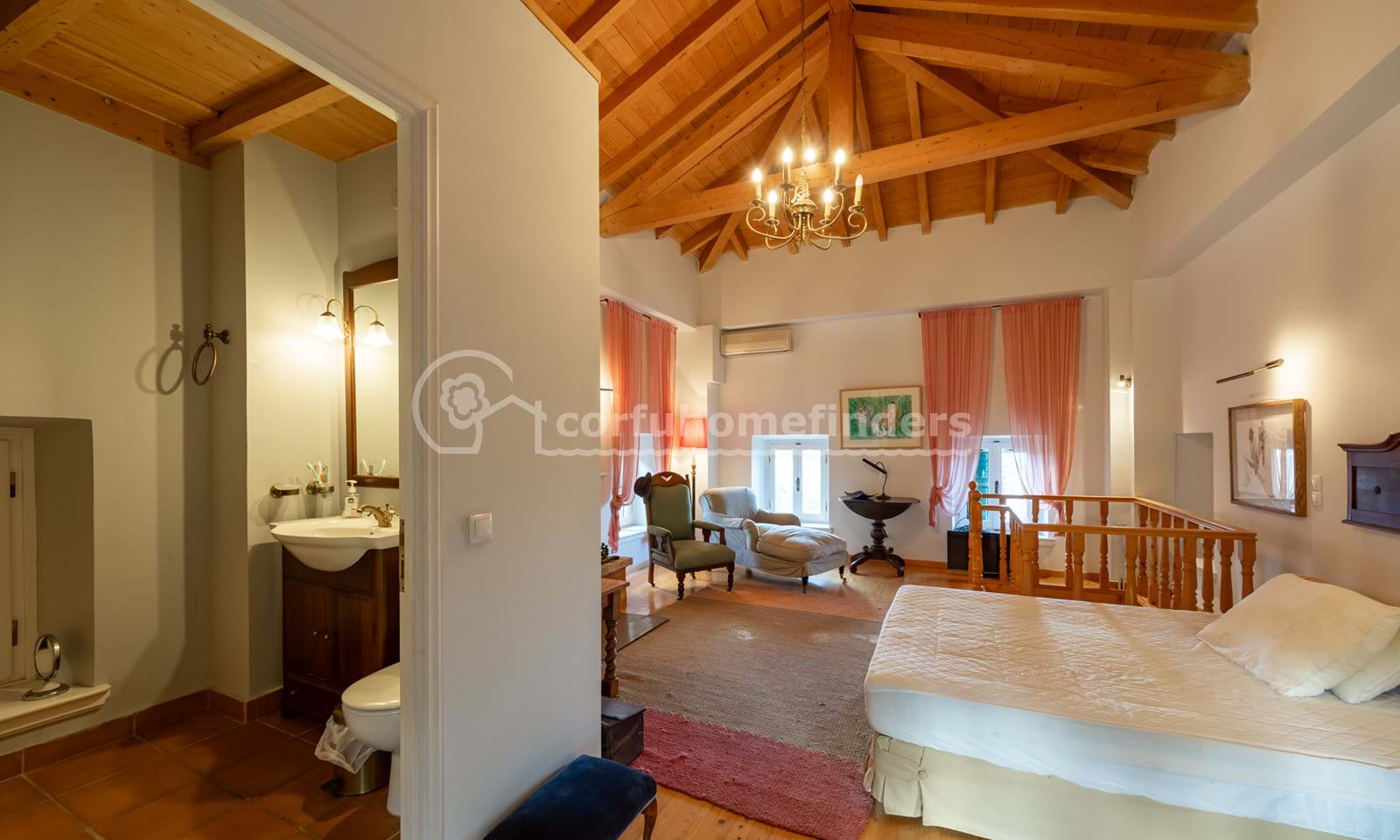 Listing photograph 18 of 25 of the house in Chorepiskopi, published by Corfu Home Finders.