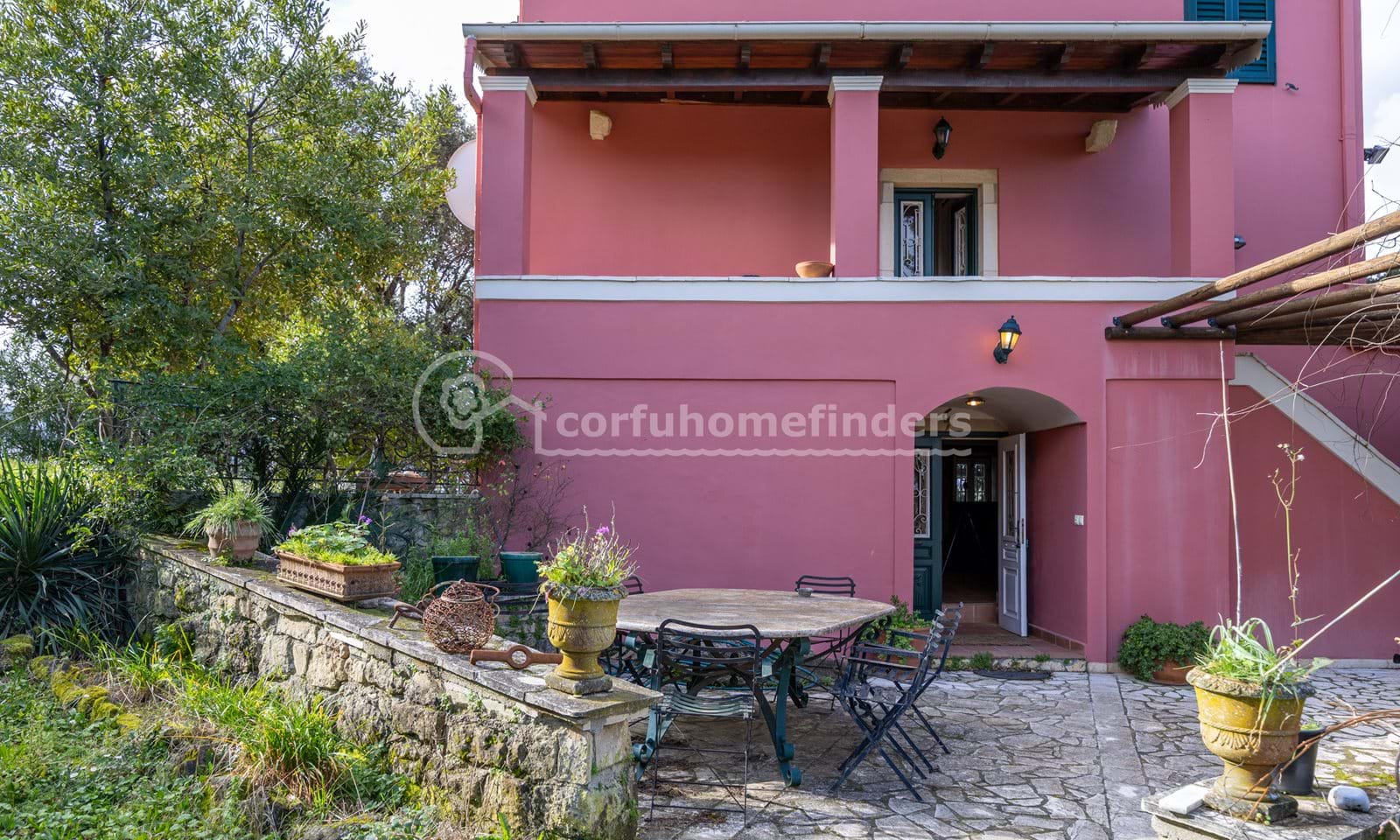 Listing photograph 2 of 25 of the house in Chorepiskopi, published by Corfu Home Finders.