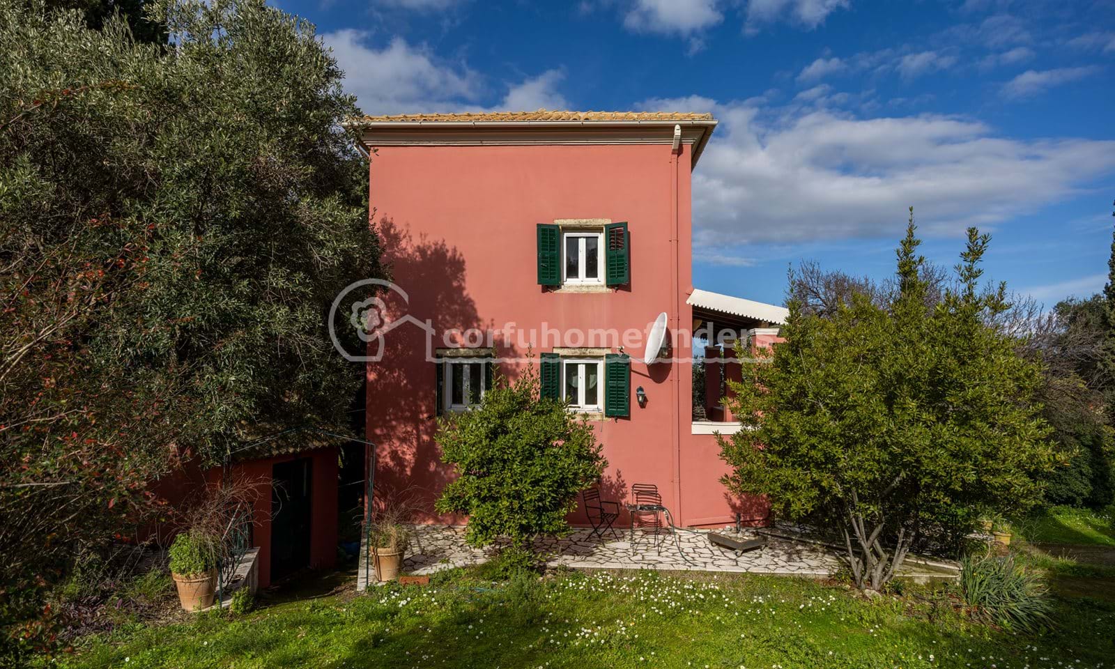 Listing photograph 1 of 25 of the house in Chorepiskopi, published by Corfu Home Finders.