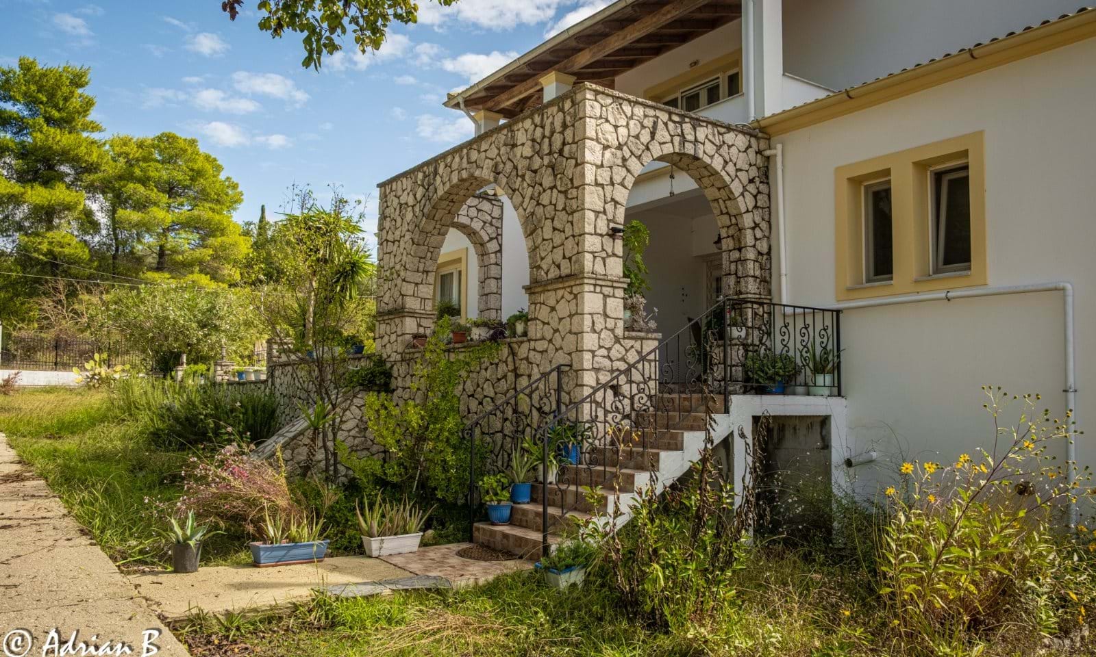 Listing photograph 3 of 13 of the house in Liapades, published by Corfu Home Finders.