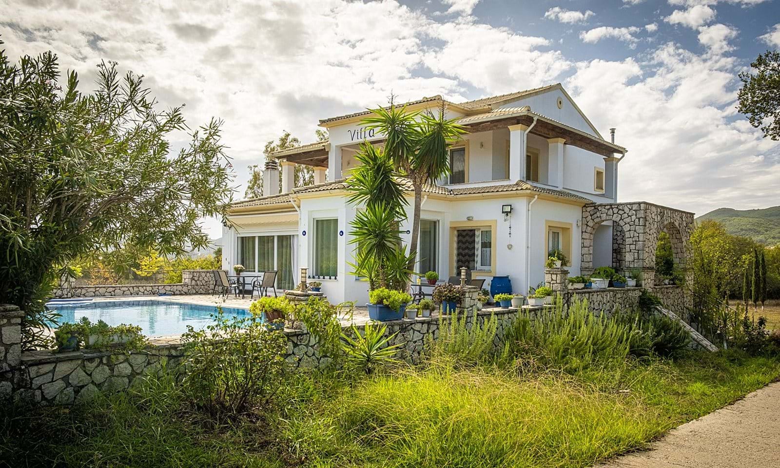 Listing photograph 12 of 13 of the house in Liapades, published by Corfu Home Finders.