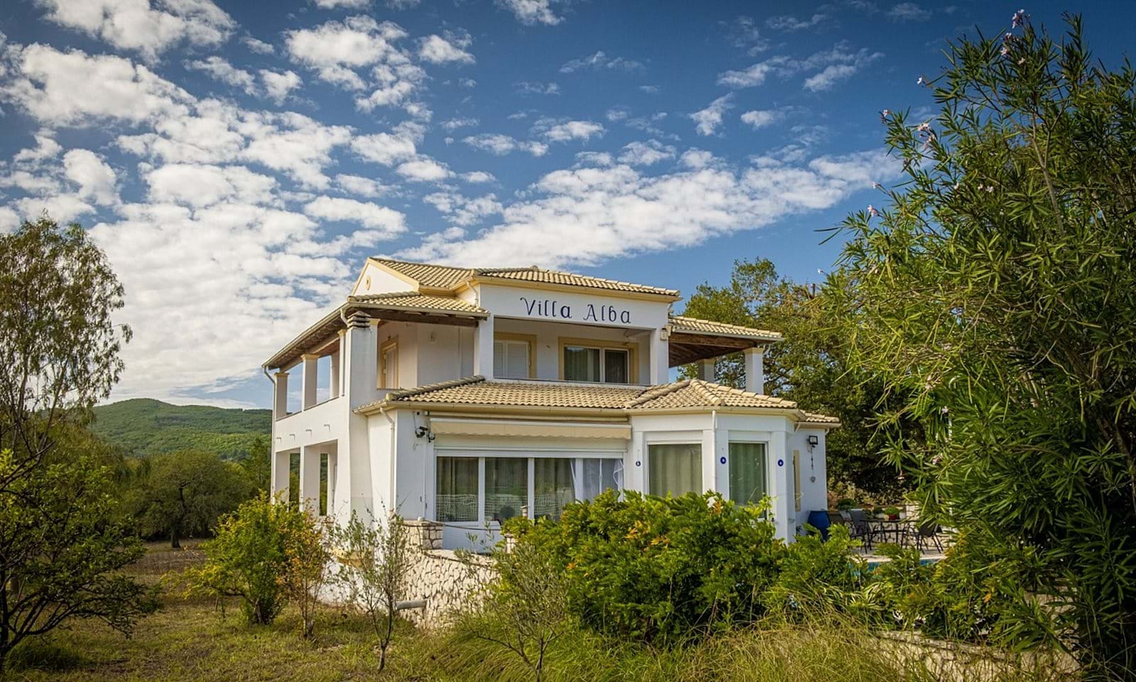 Listing photograph 11 of 13 of the house in Liapades, published by Corfu Home Finders.