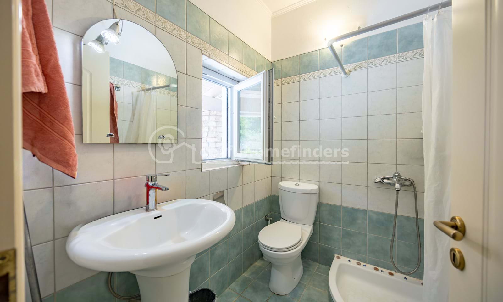 Listing photograph 14 of 27 of the house in Kastania, published by Corfu Home Finders.