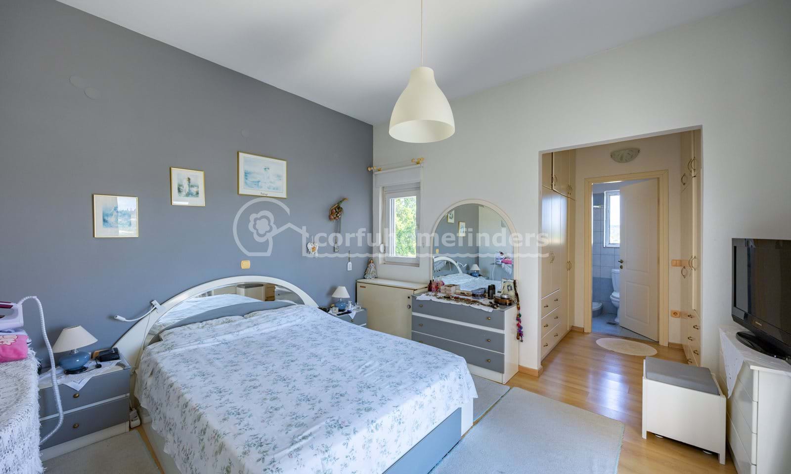 Listing photograph 16 of 27 of the house in Kastania, published by Corfu Home Finders.