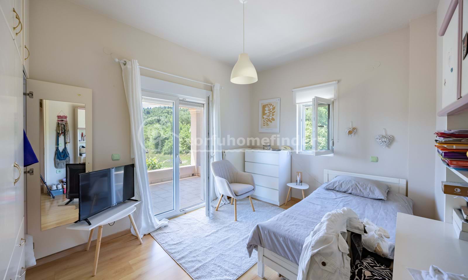 Listing photograph 22 of 27 of the house in Kastania, published by Corfu Home Finders.