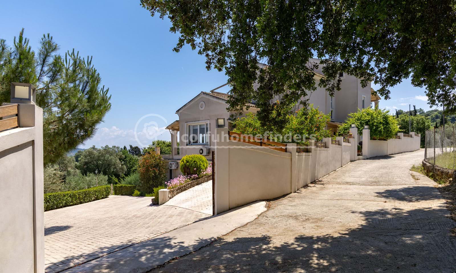 Listing photograph 4 of 27 of the house in Kastania, published by Corfu Home Finders.