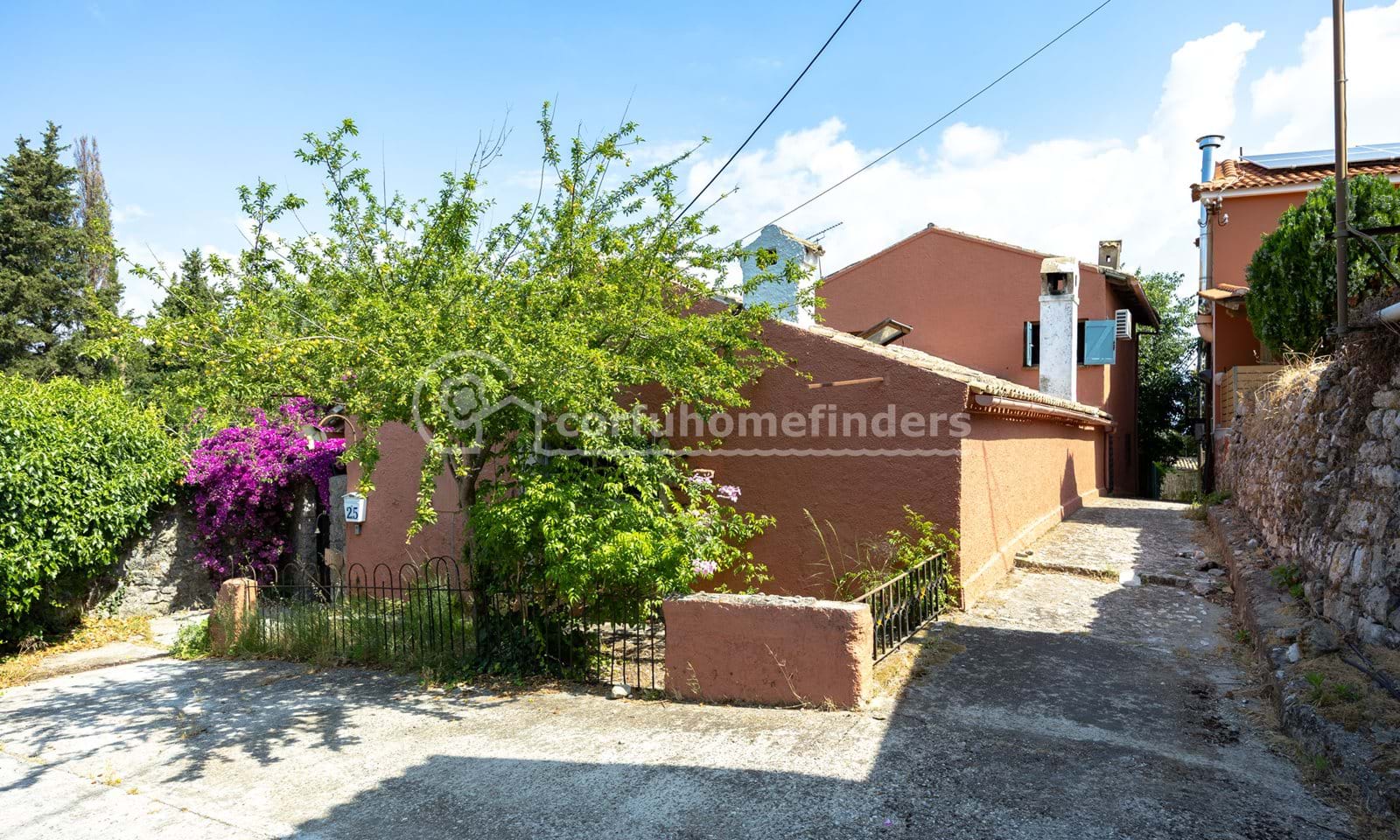 Listing photograph 19 of 20 of the house in Corfu Town, published by Corfu Home Finders.
