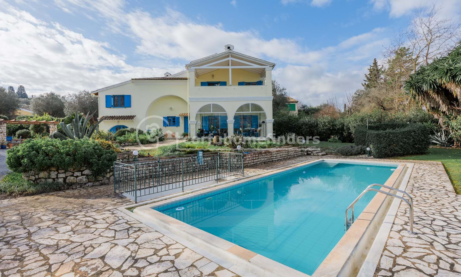 Listing photograph 1 of 23 of the house in Gouvia, published by Corfu Home Finders.