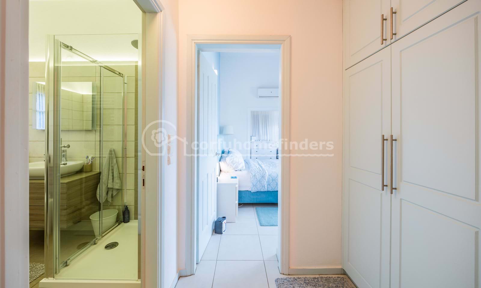 Listing photograph 13 of 23 of the house in Gouvia, published by Corfu Home Finders.