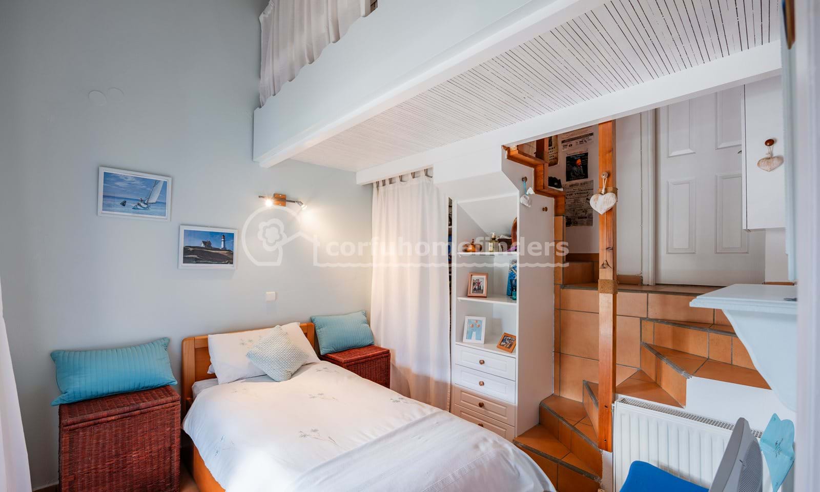Listing photograph 18 of 23 of the house in Gouvia, published by Corfu Home Finders.