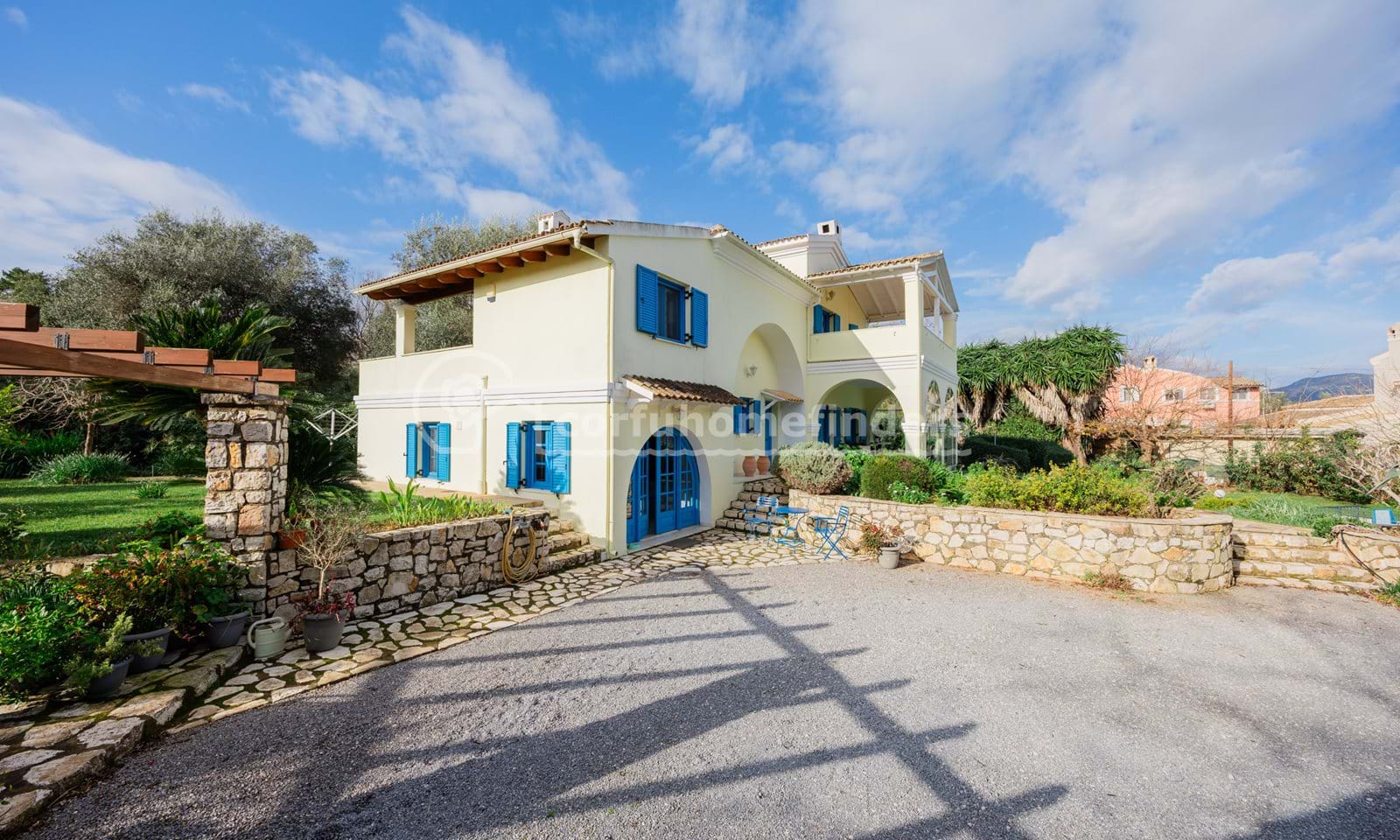 Listing photograph 21 of 23 of the house in Gouvia, published by Corfu Home Finders.