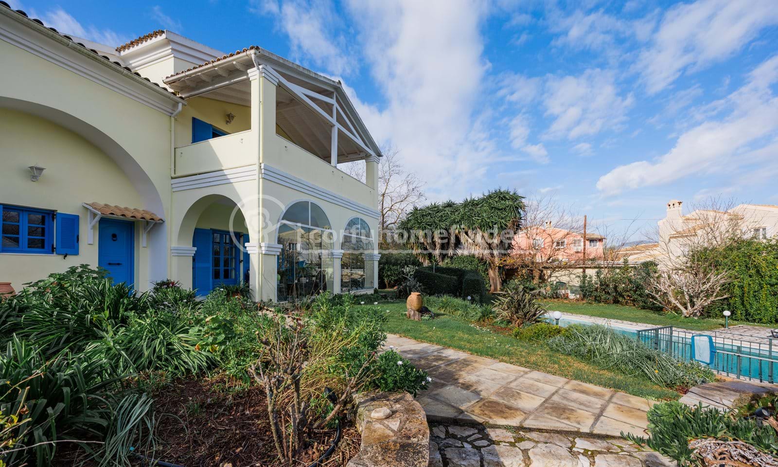 Listing photograph 3 of 23 of the house in Gouvia, published by Corfu Home Finders.