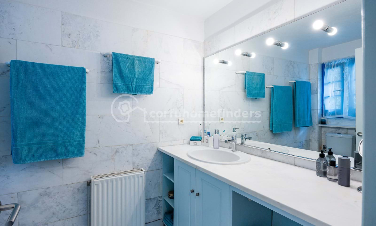 Listing photograph 8 of 23 of the house in Gouvia, published by Corfu Home Finders.