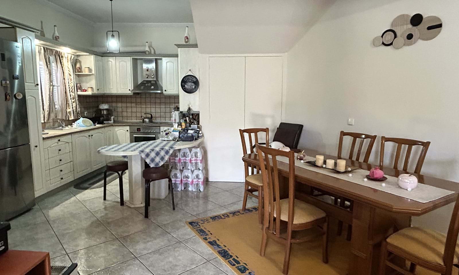 Listing photograph 3 of 10 of the apartment in Corfu Town, published by Corfu Home Finders.
