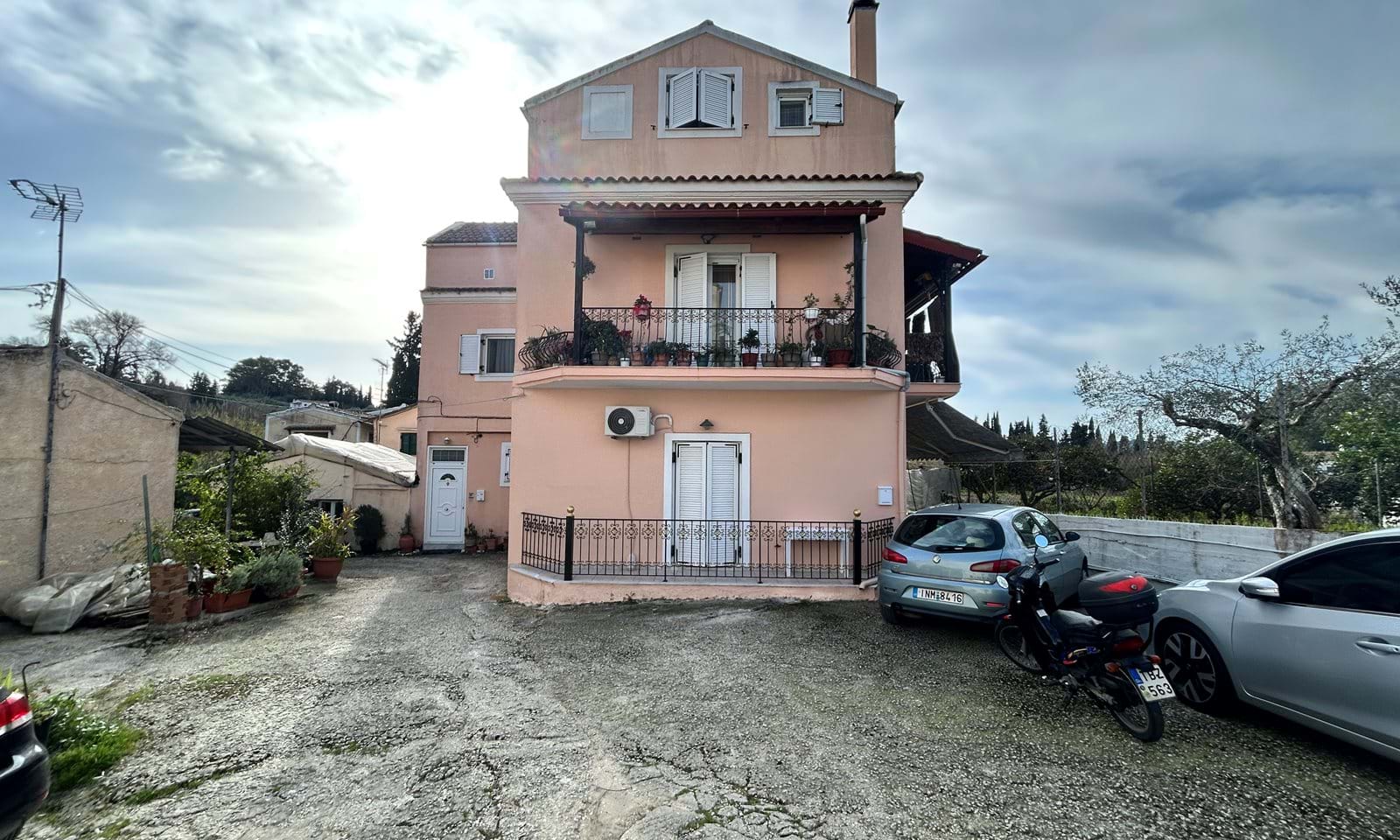 Listing photograph 1 of 10 of the apartment in Corfu Town, published by Corfu Home Finders.