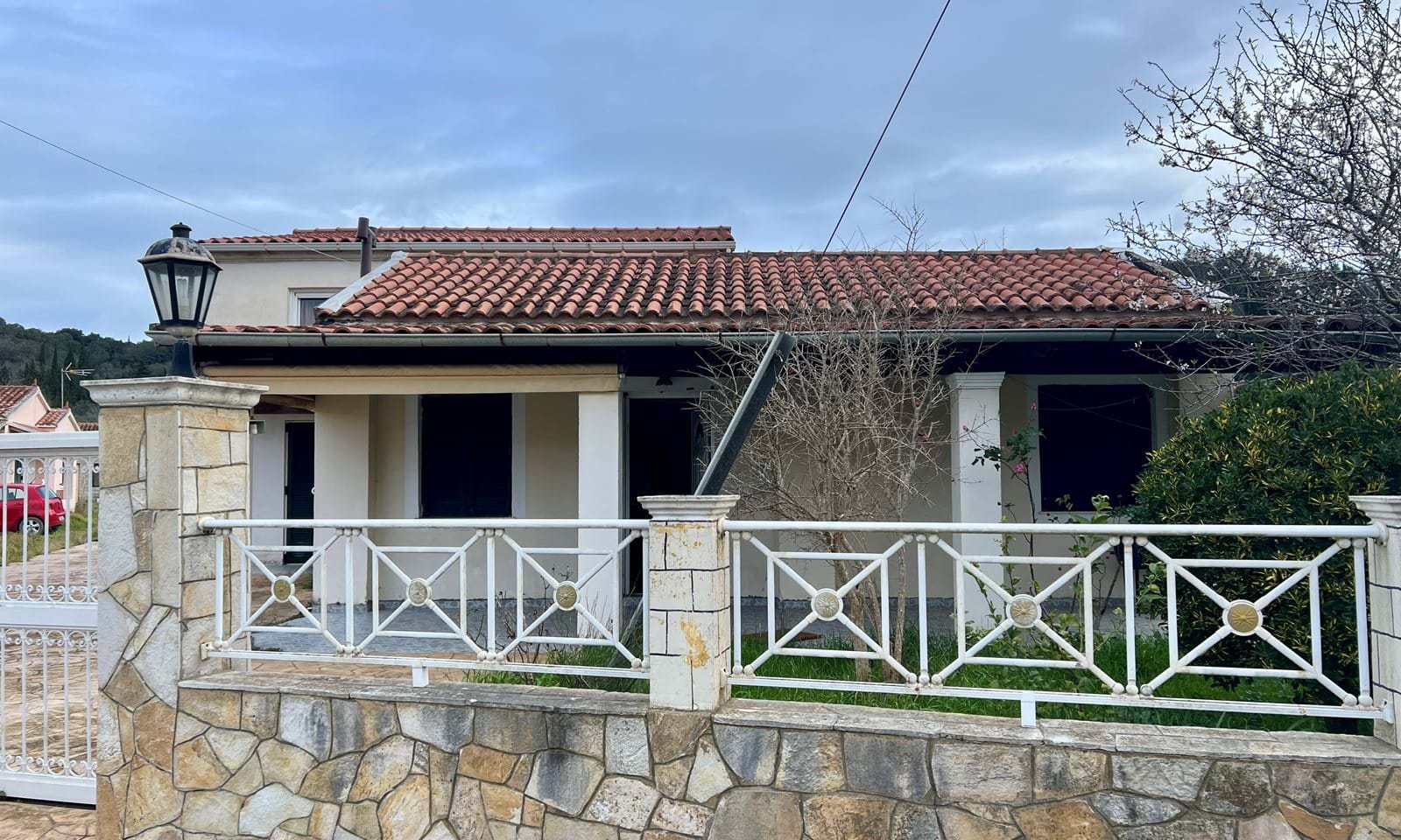 Listing photograph 1 of 16 of the house in Peroulades, published by Corfu Home Finders.