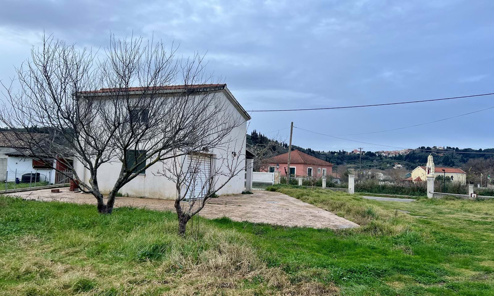 Listing photograph 13 of 16 of the house in Peroulades, published by Corfu Home Finders.