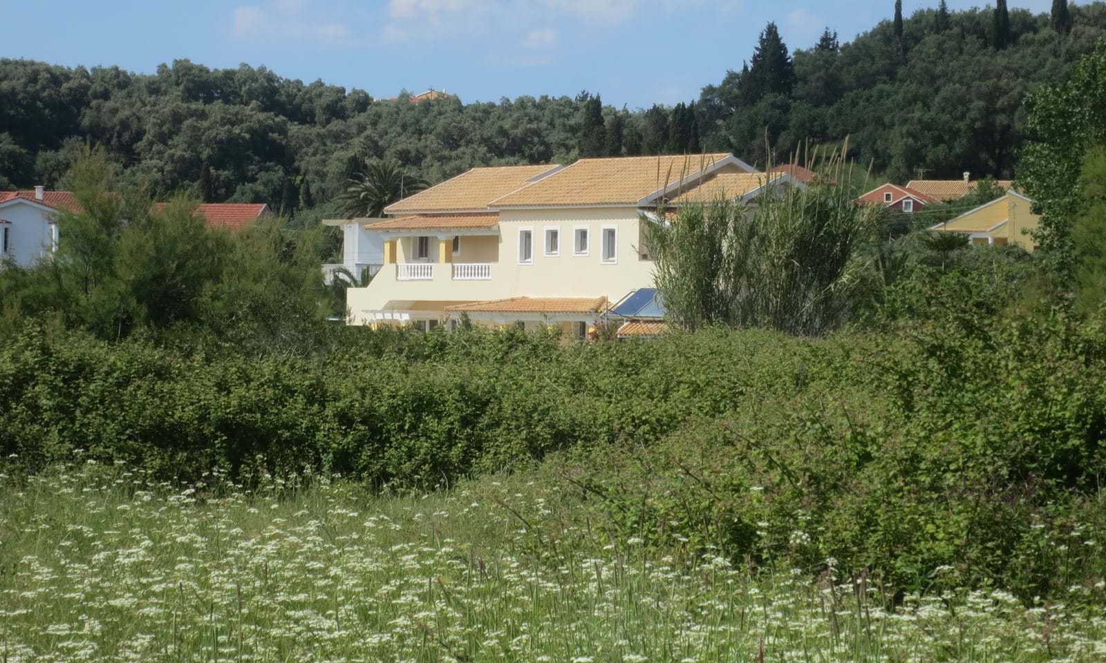 Listing photograph 13 of 18 of the house in Arilas, published by Corfu Home Finders.
