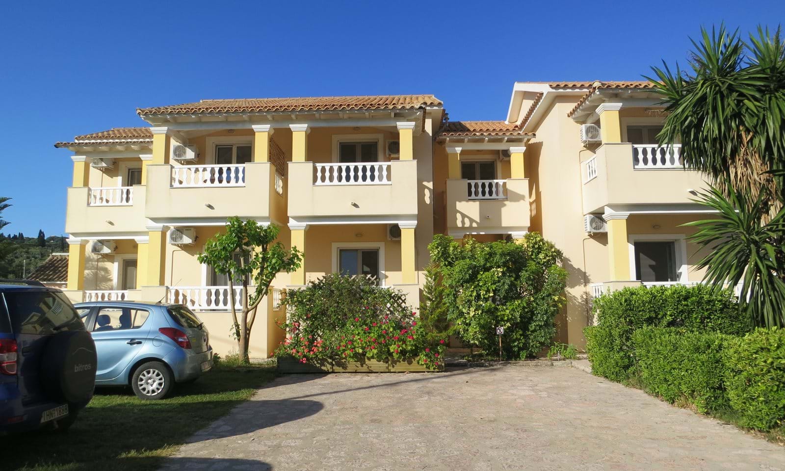 Listing photograph 12 of 18 of the house in Arilas, published by Corfu Home Finders.