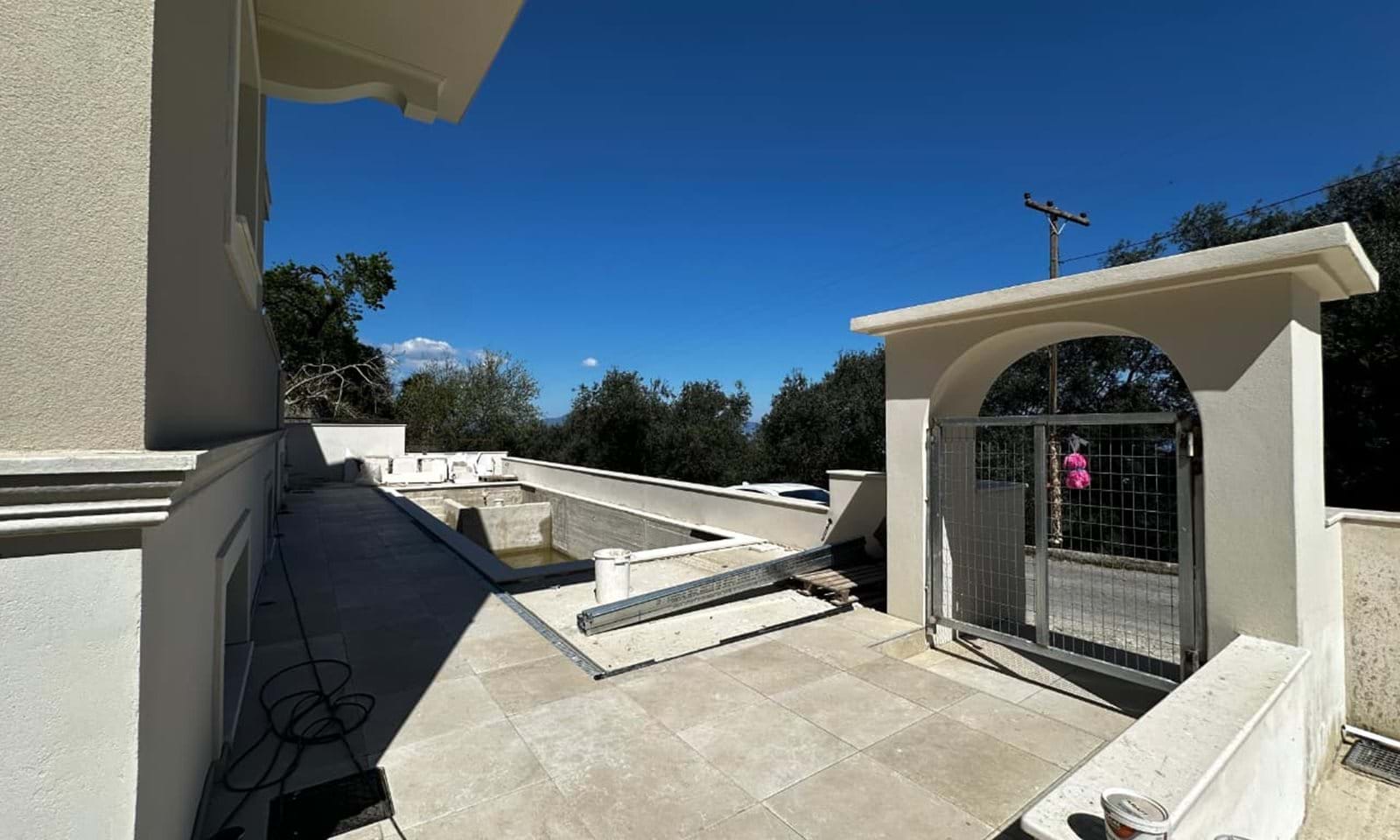 Listing photograph 4 of 19 of the house in Agii Deka, published by Corfu Home Finders.