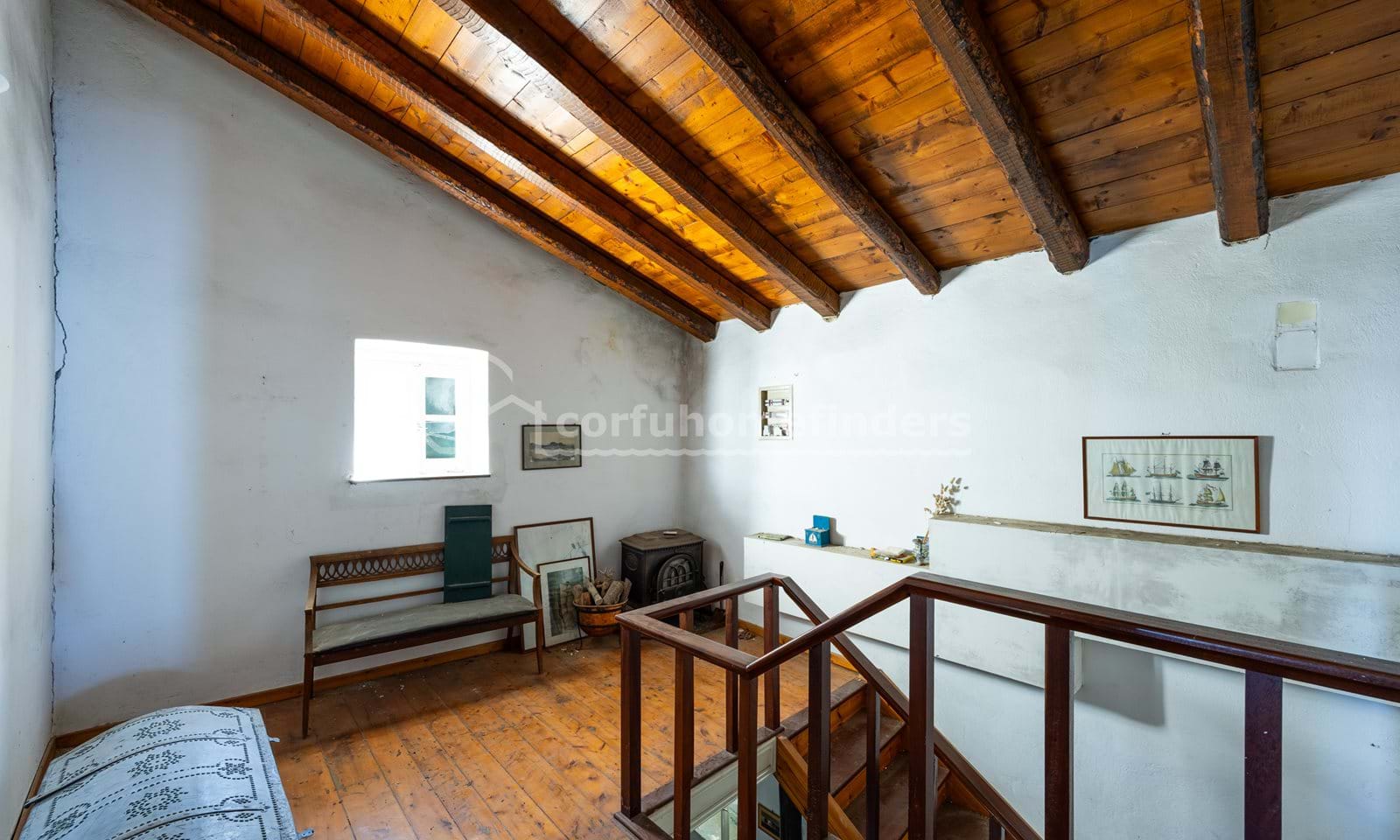 Listing photograph 13 of 30 of the house in Episkepsi, published by Corfu Home Finders.