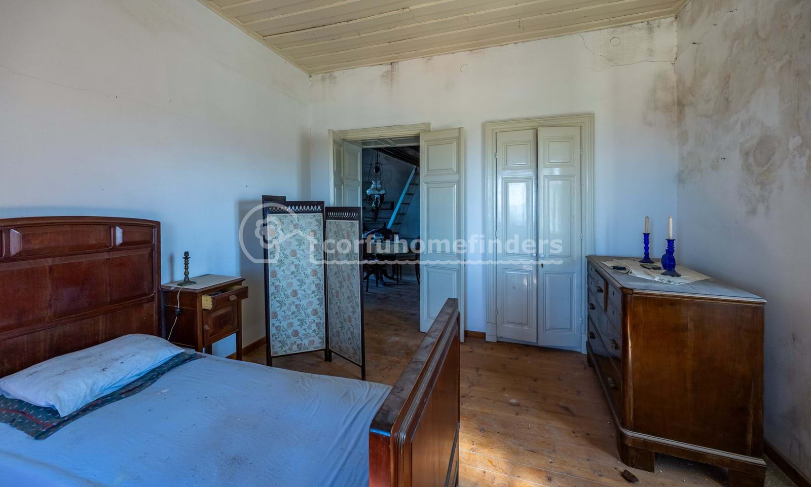 Listing photograph 23 of 30 of the house in Episkepsi, published by Corfu Home Finders.