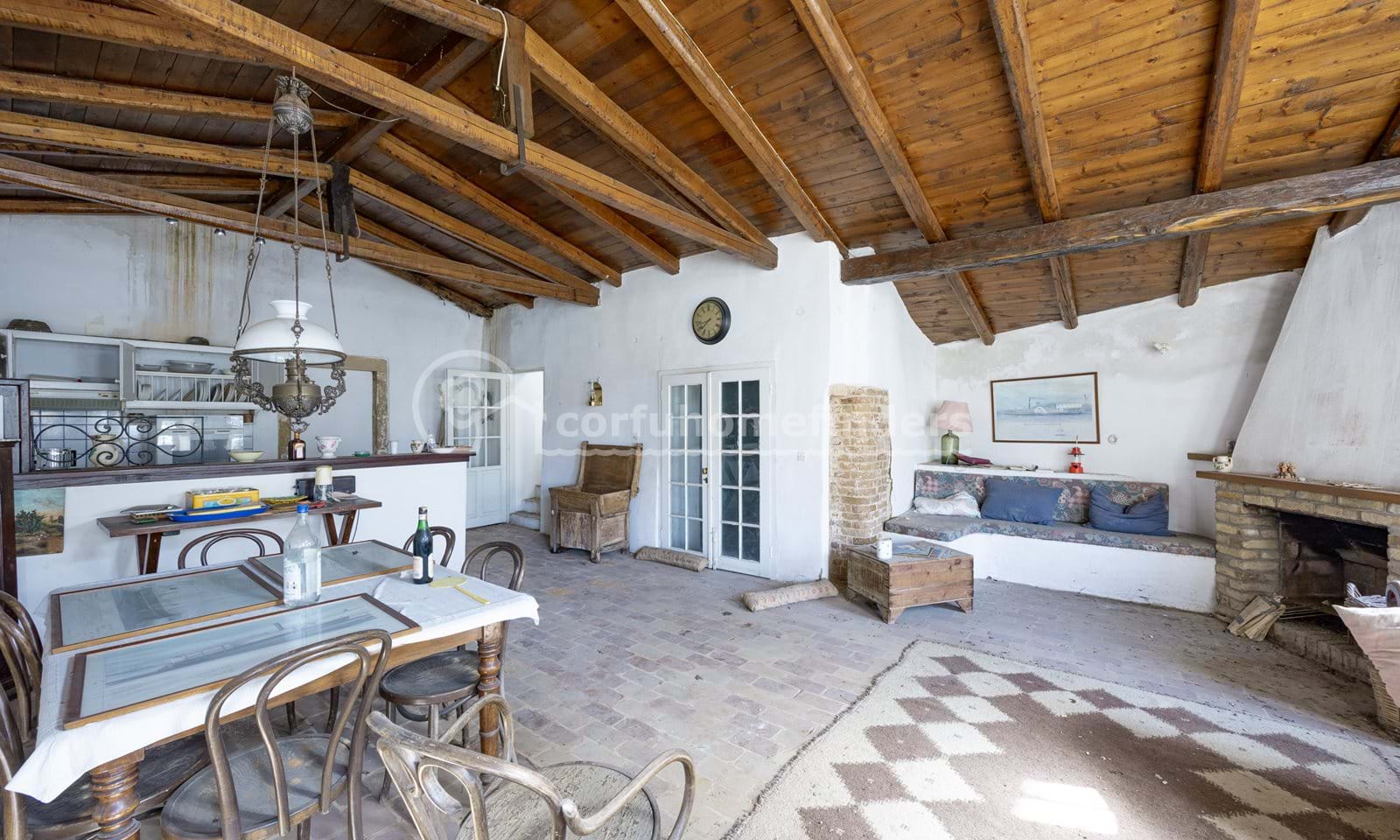 Listing photograph 10 of 30 of the house in Episkepsi, published by Corfu Home Finders.