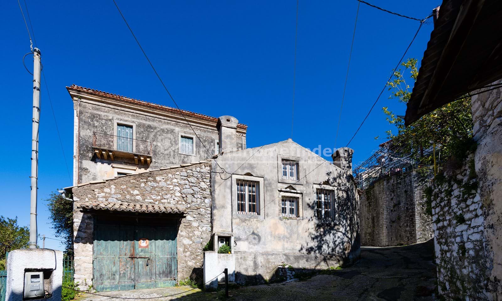 Listing photograph 2 of 30 of the house in Episkepsi, published by Corfu Home Finders.