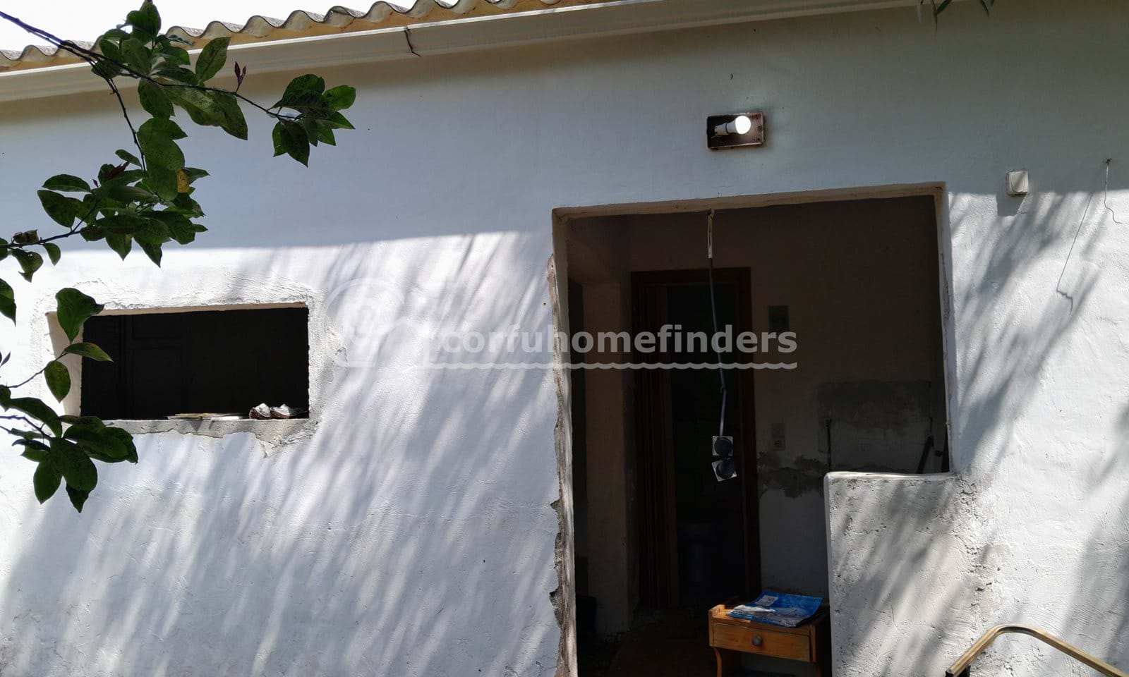 Listing photograph 9 of 12 of the house in Chalikounas, published by Corfu Home Finders.