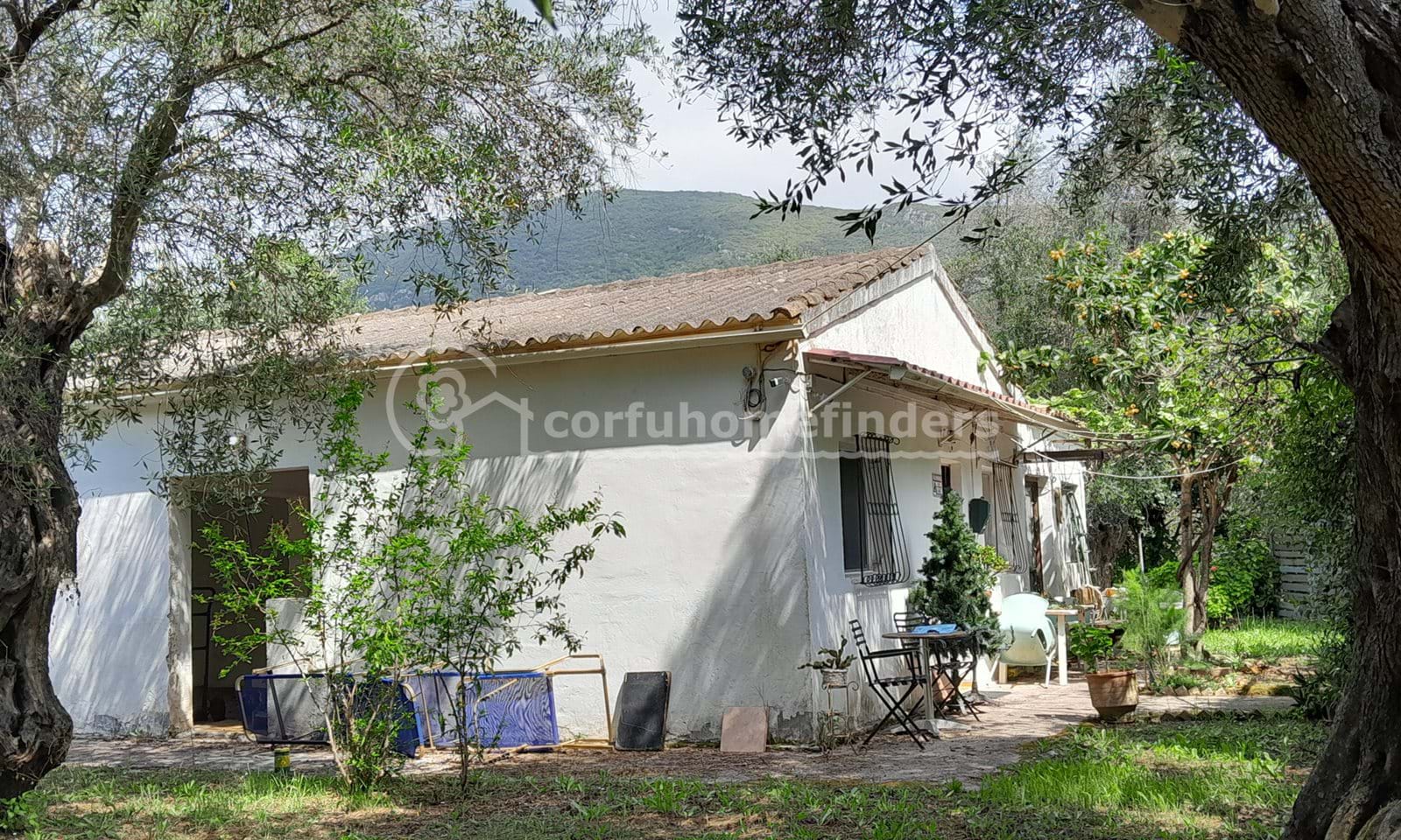 Listing photograph 3 of 12 of the house in Chalikounas, published by Corfu Home Finders.