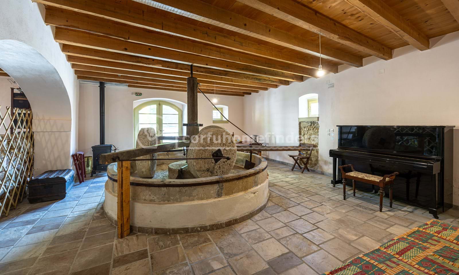 Listing photograph 7 of 20 of the house in Agios Mattheos, published by Corfu Home Finders.