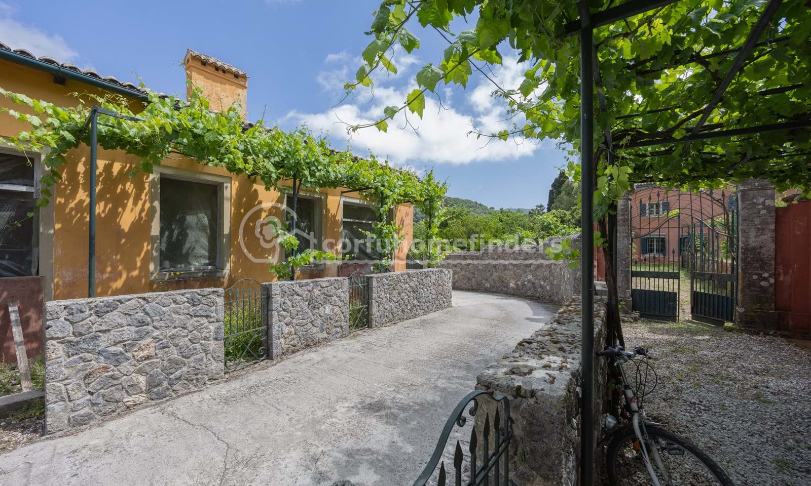 Listing photograph 2 of 20 of the house in Agios Mattheos, published by Corfu Home Finders.