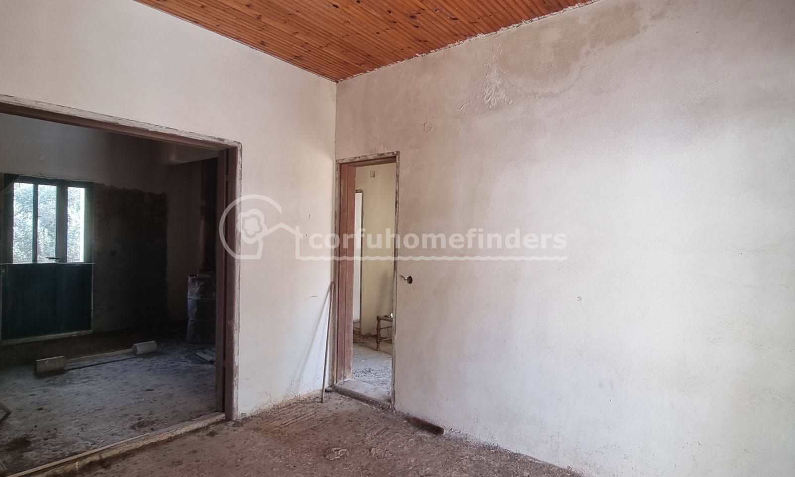 Listing photograph 20 of 23 of the house in Agios Mattheos, published by Corfu Home Finders.